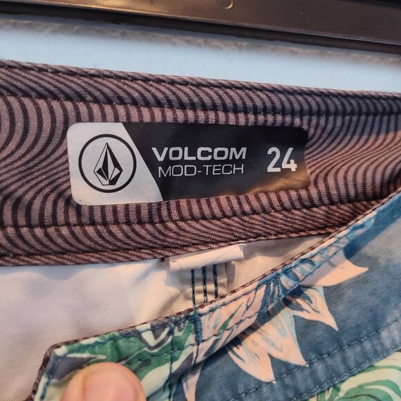 Volcom Mod-Tech, Surf Trunks, Boys & Girls Shorts, 24” - Picture 5 of 7